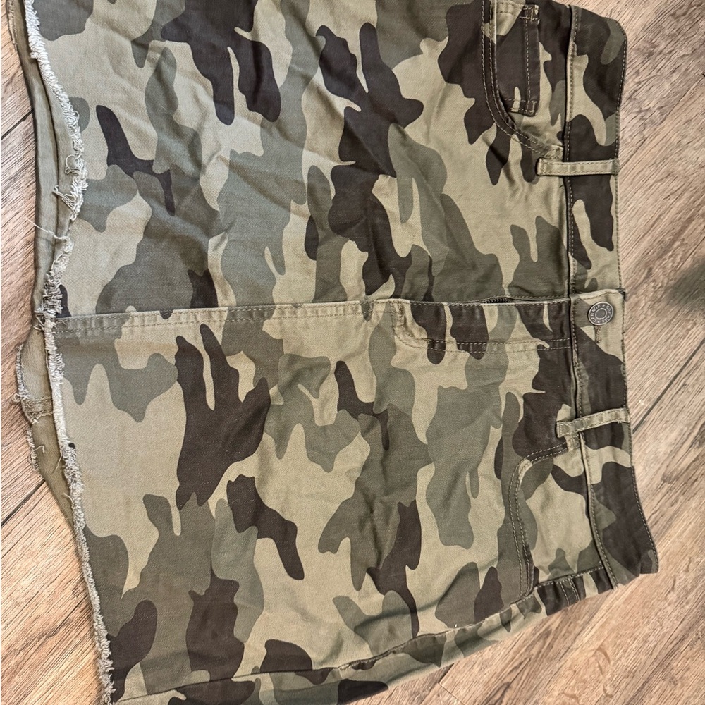 Garage Camouflage Skirt